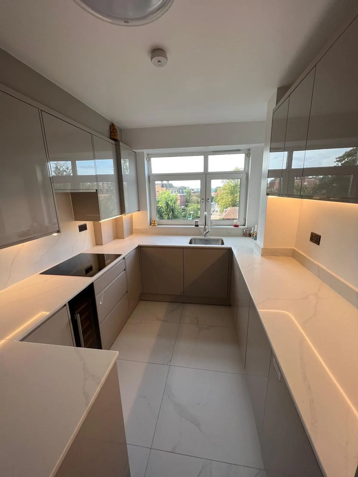 Compact bathroom refurbishment by SFB Interior Refurbishment Ltd